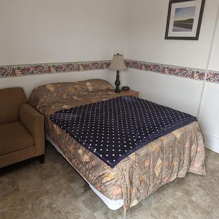 Balgonie Motel Motor Inn Pilot Butte المظهر الخارجي الصورة