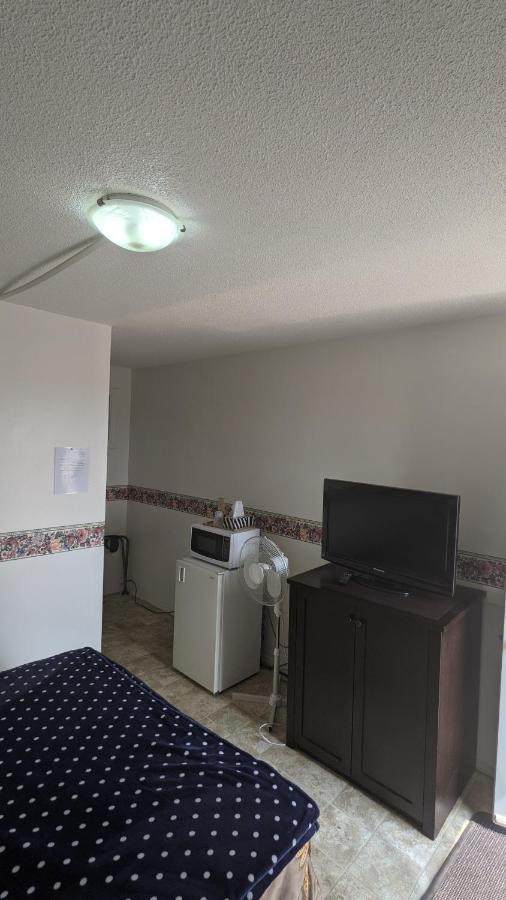Balgonie Motel Motor Inn Pilot Butte المظهر الخارجي الصورة